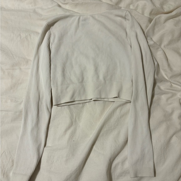 Garage ribbed white cropped v-neck long sleeve (worn) - Picture 2 of 3